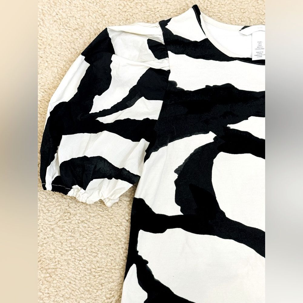 H&M Black and White Pattern Puff Short Sleeves Top Blouse T-shirt Sz S - Picture 4 of 7